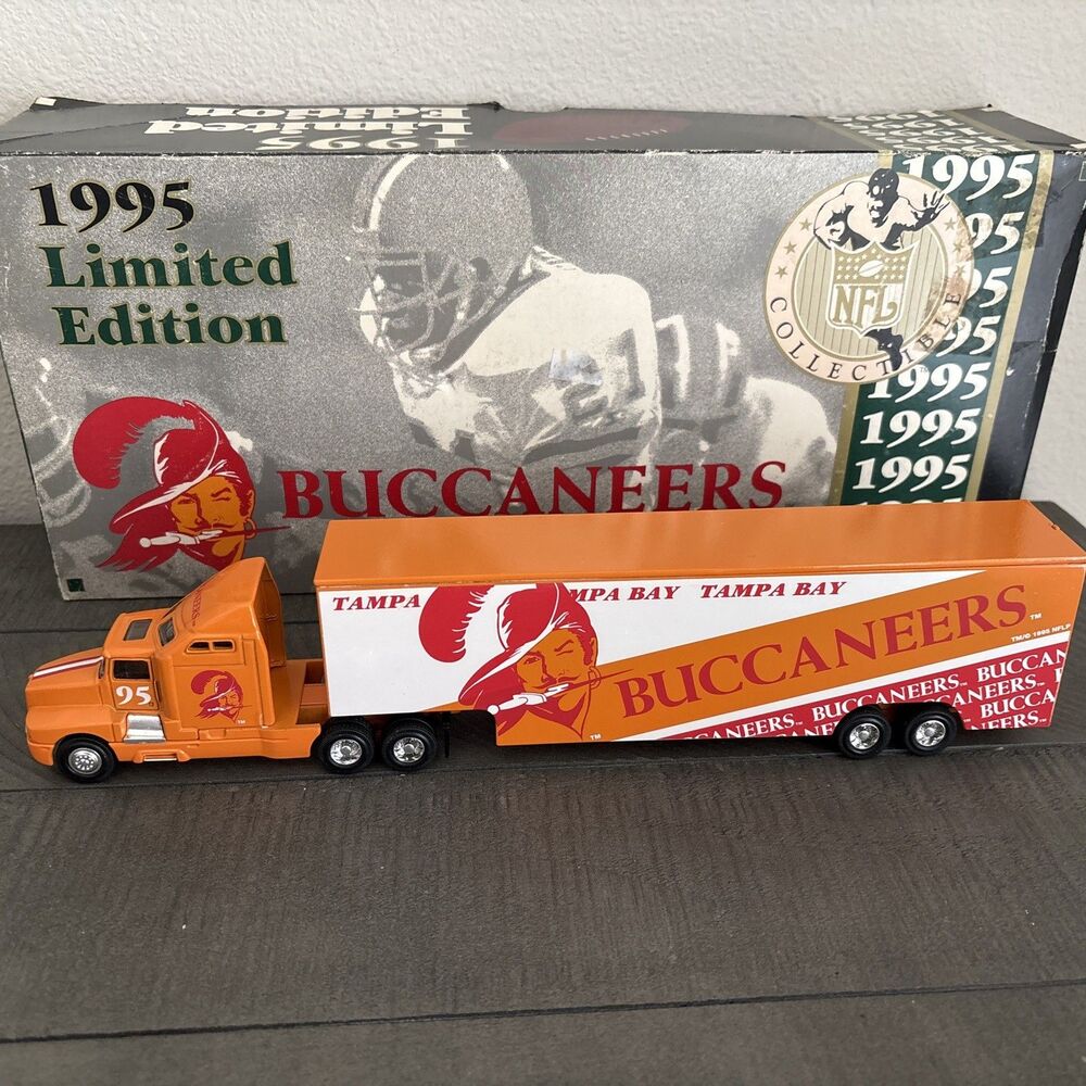 1995 Limited Edition Buccaneers Semi Truck Collectible RARE Tampa Bay Die Cast